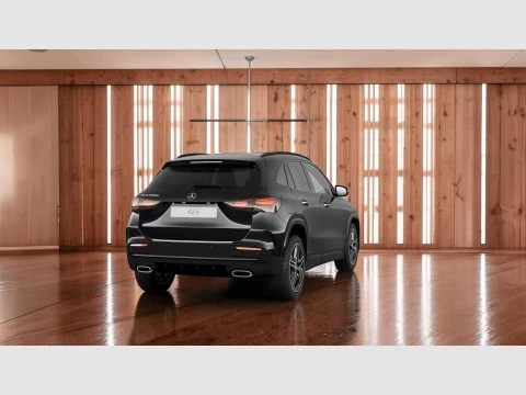 Mercedes-Benz GLA  250 e con tecnologia hibrida EQ