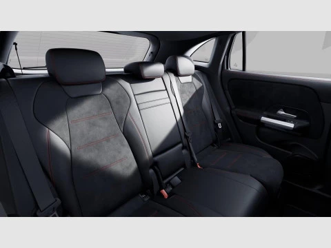 Mercedes-Benz GLA  250 e con tecnologia hibrida EQ