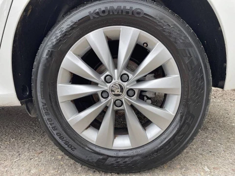 Skoda Kamiq 1.0 TSI 81kW (110CV) Emotion