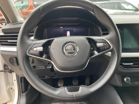 Skoda Kamiq 1.0 TSI 81kW (110CV) Emotion