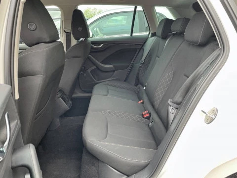 Skoda Kamiq 1.0 TSI 81kW (110CV) Emotion