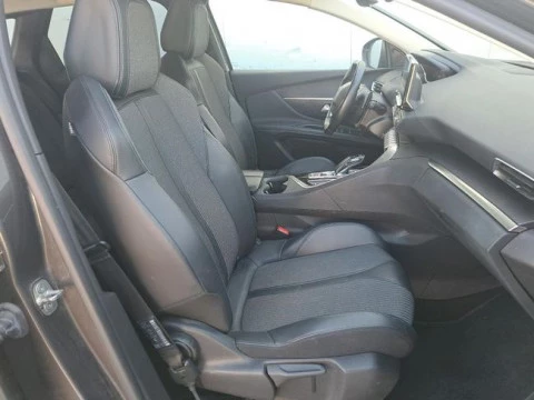 Peugeot 3008 Hybrid 225 e-EAT8 Allure