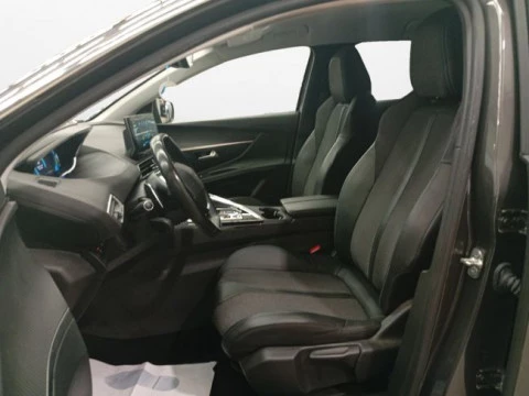 Peugeot 3008 Hybrid 225 e-EAT8 Allure
