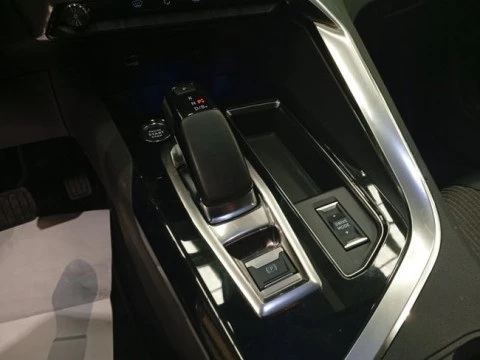 Peugeot 3008 Hybrid 225 e-EAT8 Allure