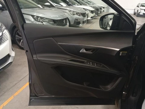 Peugeot 3008 Hybrid 225 e-EAT8 Allure