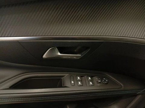 Peugeot 3008 Hybrid 225 e-EAT8 Allure