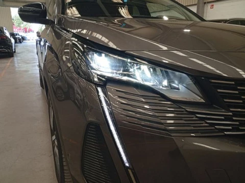 Peugeot 3008 Hybrid 225 e-EAT8 Allure