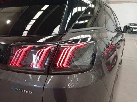 Peugeot 3008 Hybrid 225 e-EAT8 Allure