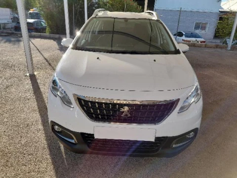 Peugeot 2008 Style 1.2L PureTech 60KW (82CV) Peugeot 2008 Style 1.2L PureTech 60KW (82CV)