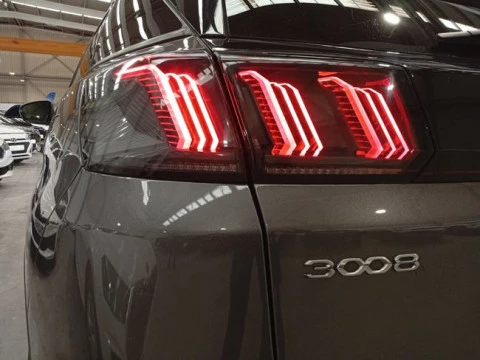 Peugeot 3008 Hybrid 225 e-EAT8 Allure Pack