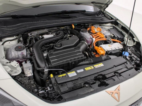 Cupra León 1.5 PHEV 150KW DSG 204 5P