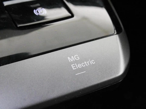 MG4 64KWH LUXURY MY24