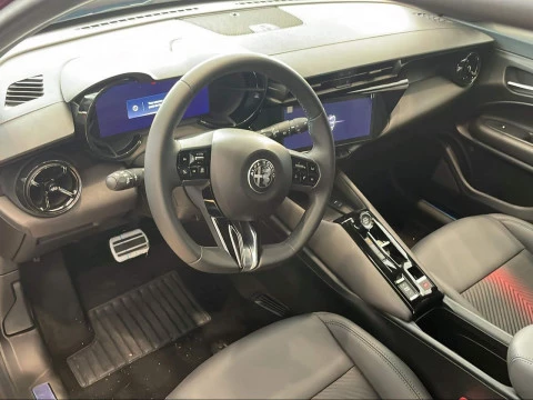 Alfa Romeo Junior Elettrica 115kW (156CV)