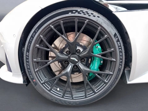 Aston Martin DB12 4.0 V8 Auto