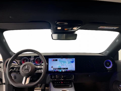 Mercedes-Benz CLA 1.5 CLA 180 MHEV DCT 136 4P