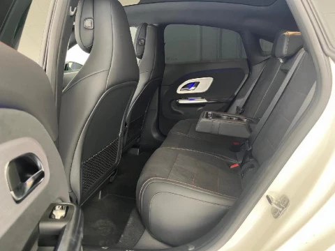 Mercedes-Benz CLA 1.5 CLA 180 MHEV DCT 136 4P