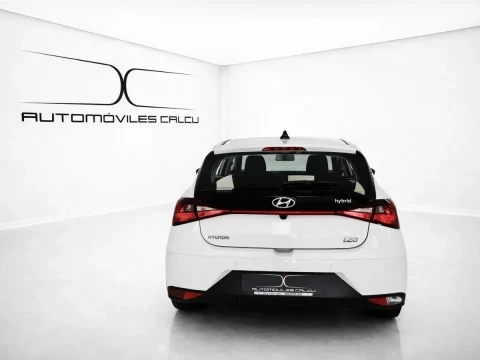 Vista trasera del  Hyundai I20 1.0 TGDI 74kW (100CV) Klass.