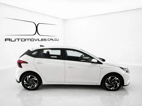 Vista perfil derecho del  Hyundai I20 1.0 TGDI 74kW (100CV) Klass.