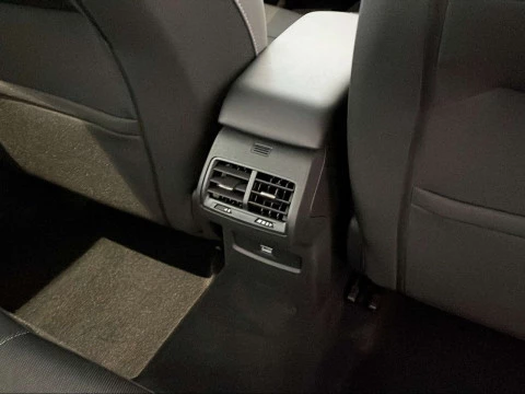 Citroën C4 X Hybrid 145 ë-DCS6 Business Edition