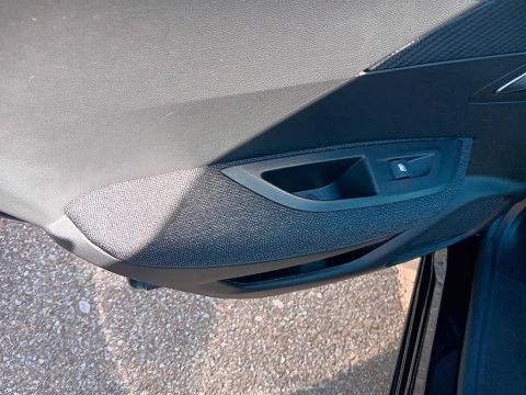 Peugeot 2008 1.2 HYBRID 145 STYLE EDSC6 5P