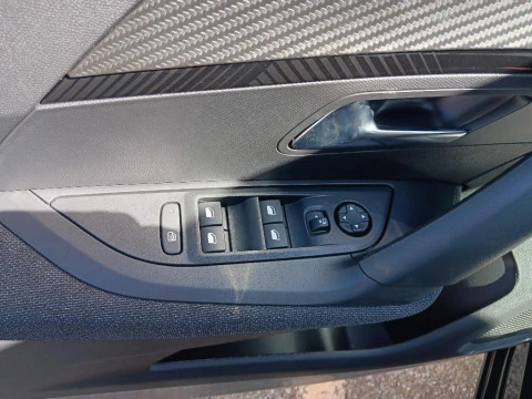 Peugeot 2008 1.2 HYBRID 145 STYLE EDSC6 5P