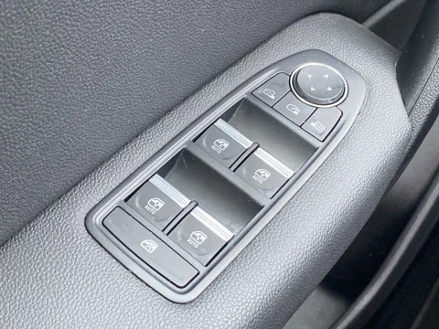 Renault Captur Zen TCe 140CV GPF Micro Híbrido