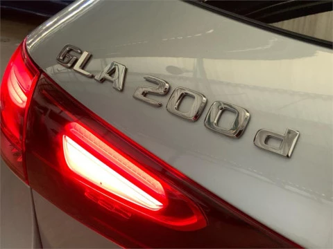 Mercedes-Benz GLA 200 D