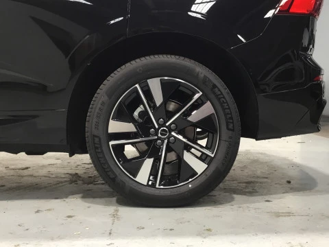 Volvo XC60 XC60 PLUS B5 AWD MILD HYBRID GASOLINA DARK