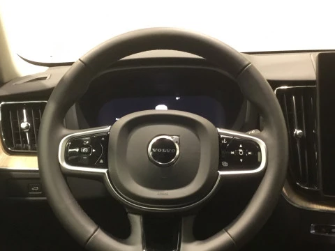 Volvo XC60 XC60 PLUS B5 AWD MILD HYBRID GASOLINA DARK