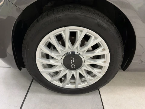 Fiat 500 1.0 Hybrid Dolcevita 51 kW (70 CV)