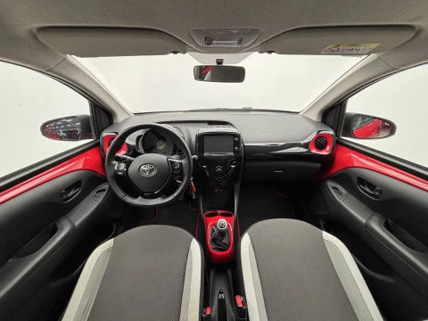 Toyota Aygo 1.0 70 x-play