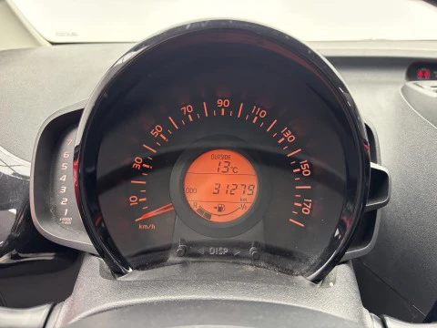 Toyota Aygo 1.0 70 x-play