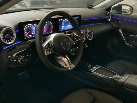 Mercedes-Benz Clase A 180 Sedán