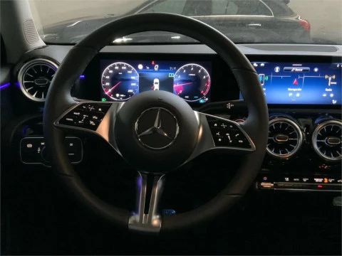 Mercedes-Benz Clase A 180 Sedán