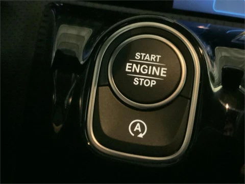 Mercedes-Benz Clase A 180 Sedán