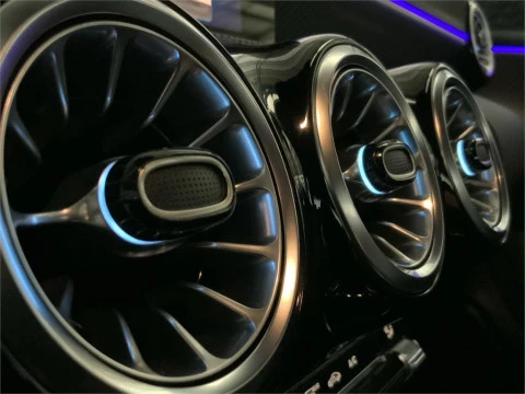 Mercedes-Benz Clase A 180 Sedán