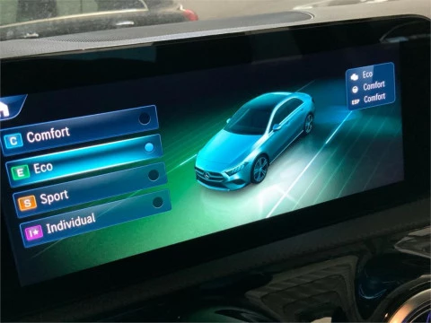 Mercedes-Benz Clase A 180 Sedán