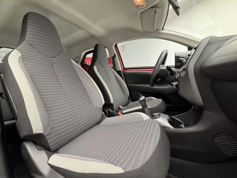 Toyota Aygo 1.0 70 x-play