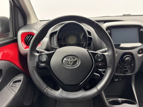 Toyota Aygo 1.0 70 x-play