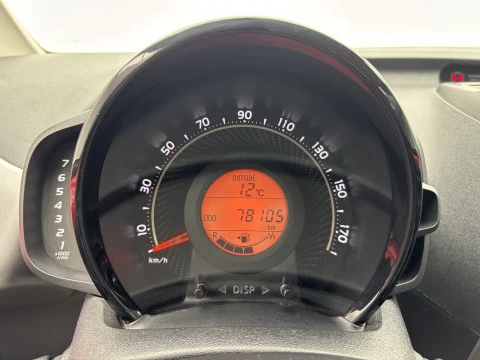 Toyota Aygo 1.0 70 x-play