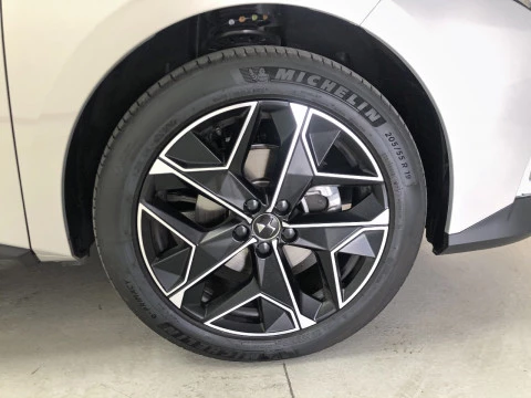 DS 4 CROSS PureTech 130 automßtico RIVOLI