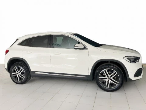 Mercedes-Benz GLA 2.0 GLA 200 D DCT 150 5P