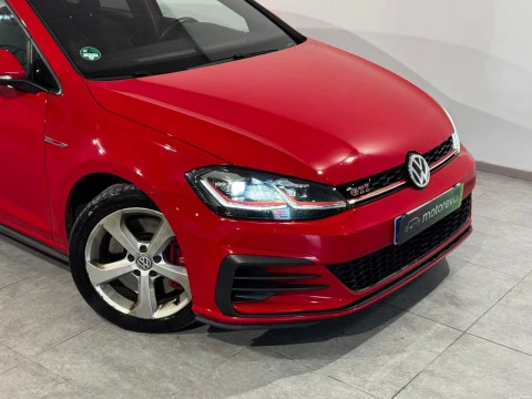 Volkswagen Golf GTI 245CV
