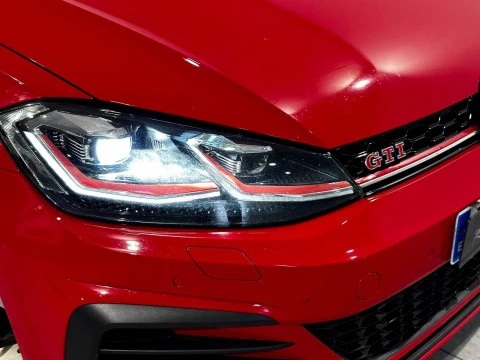 Volkswagen Golf GTI 245CV