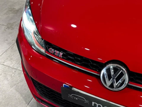 Volkswagen Golf GTI 245CV
