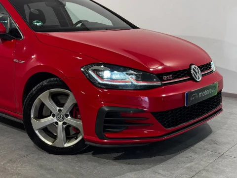 Volkswagen Golf GTI 245CV