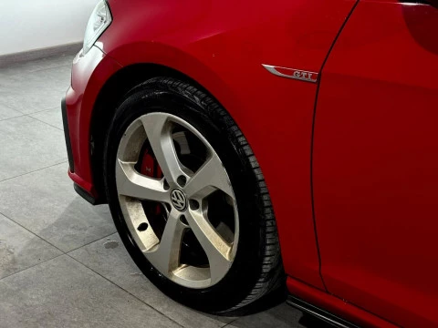 Volkswagen Golf GTI 245CV