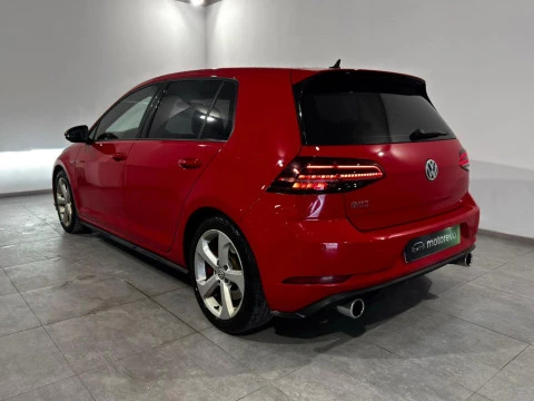 Volkswagen Golf GTI 245CV