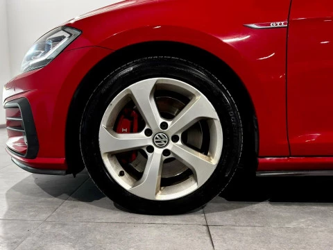 Volkswagen Golf GTI 245CV