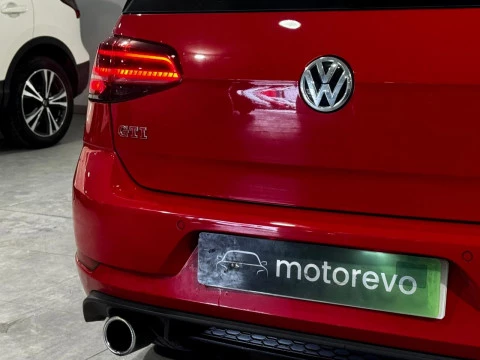 Volkswagen Golf GTI 245CV